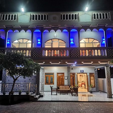Nallur Holidays Inn ジャフナ エクステリア 写真