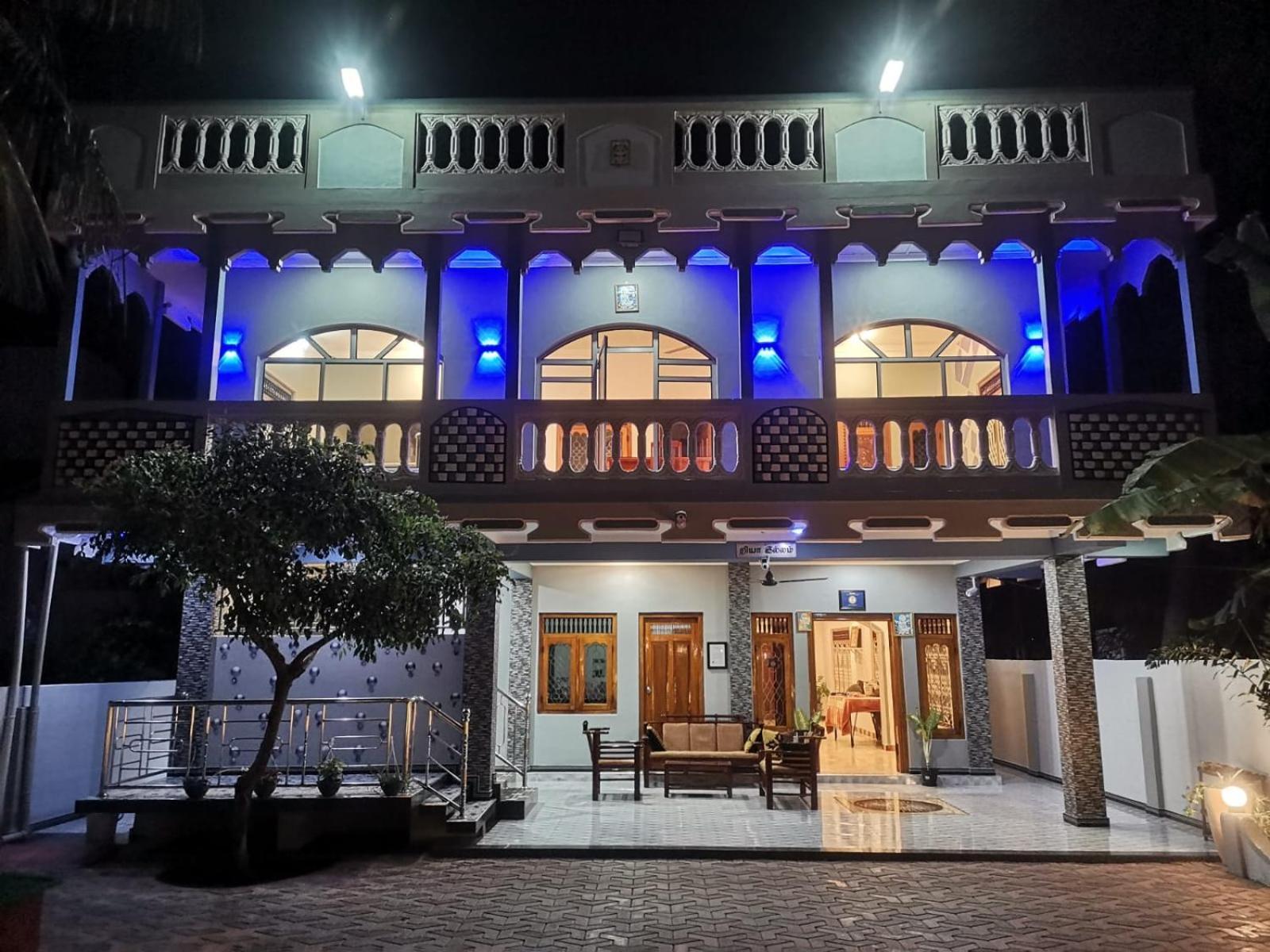 Nallur Holidays Inn ジャフナ エクステリア 写真