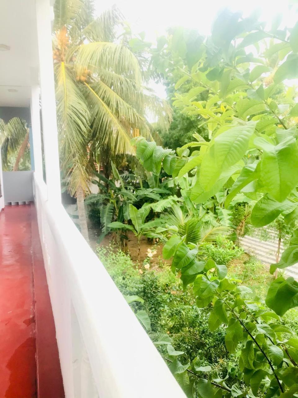 Nallur Holidays Inn ジャフナ エクステリア 写真